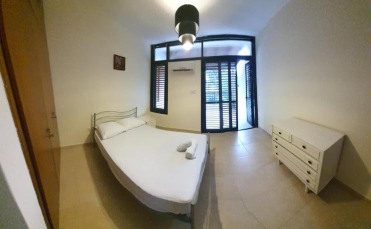 Lovely 2 Bedrooms In The Tourist Area In Paphos . Екстериор снимка
