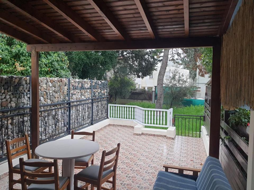 Lovely 2 Bedrooms In The Tourist Area In Paphos . Екстериор снимка
